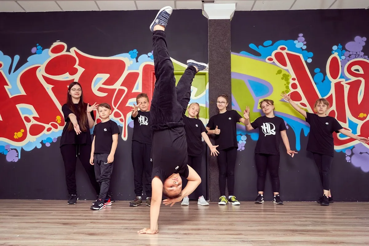 BREAKING ACADEMY - Breakdance Akrobatyka