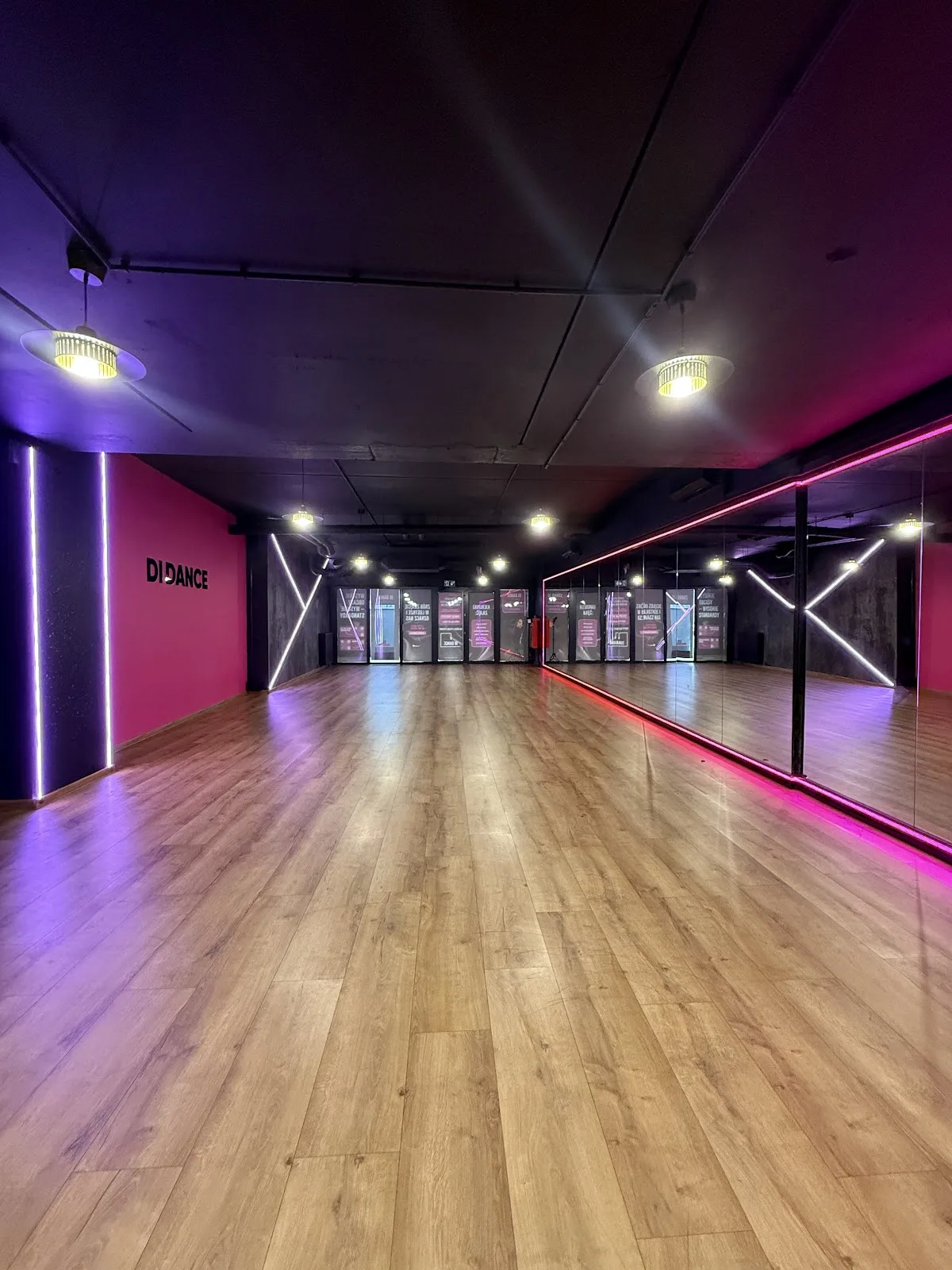 DI DANCE STUDIO