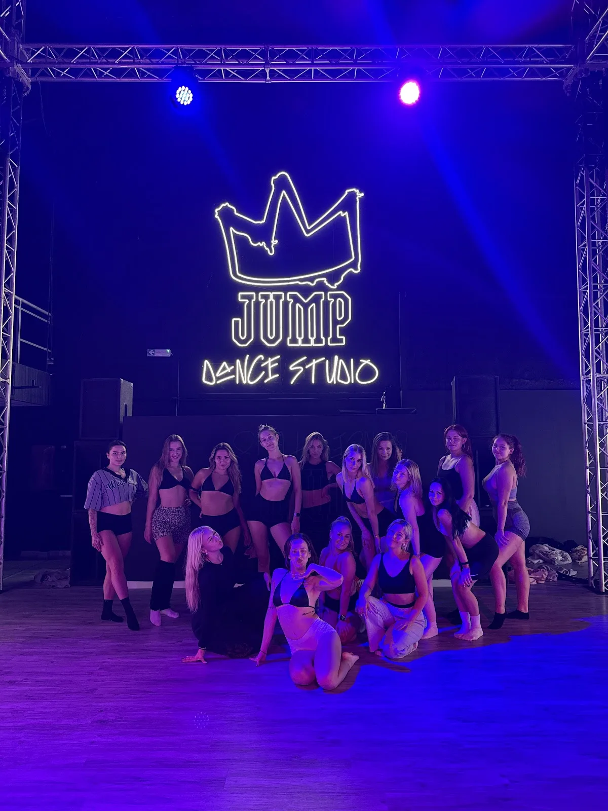 JUMP DANCE STUDIO