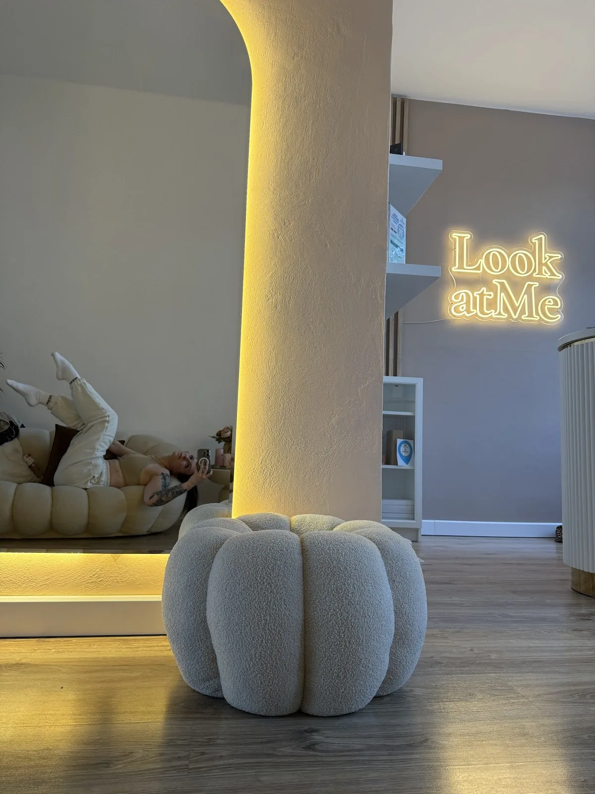 Look at Me - Pole Dance Studio