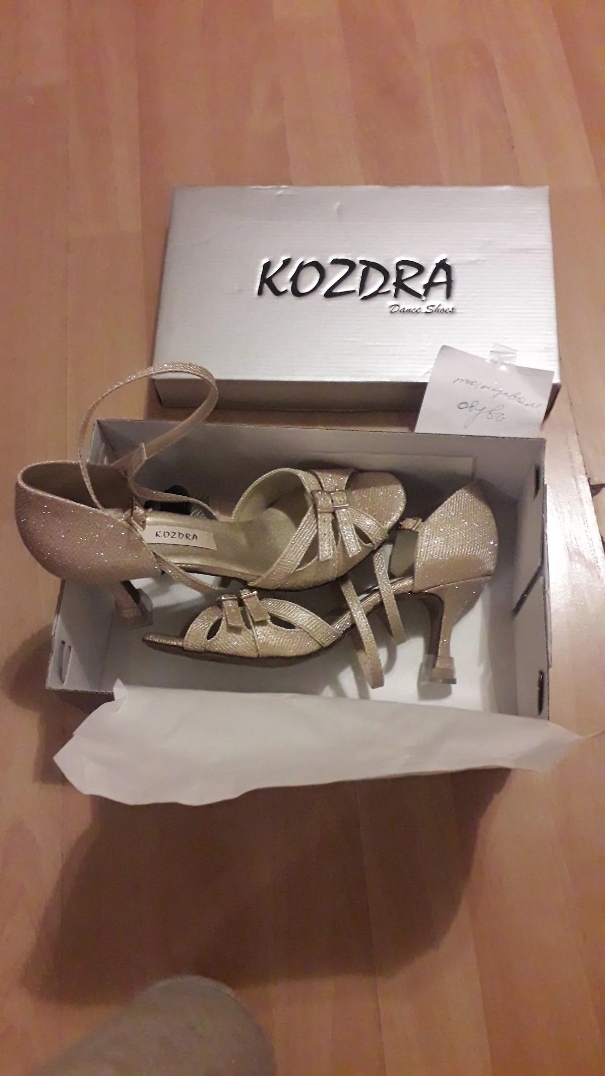 STUDIO TAŃCA-BUTY DO TAŃCA