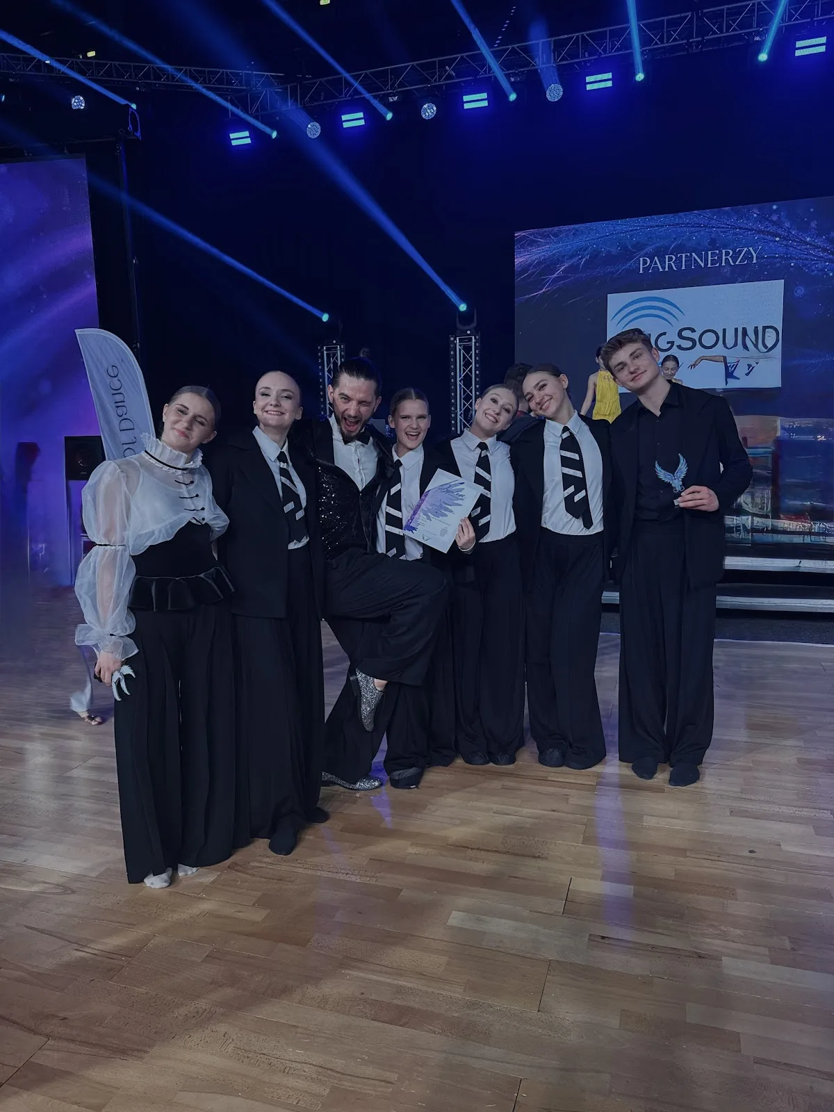 Studio Tańca i Akrobatyki MOVE IT